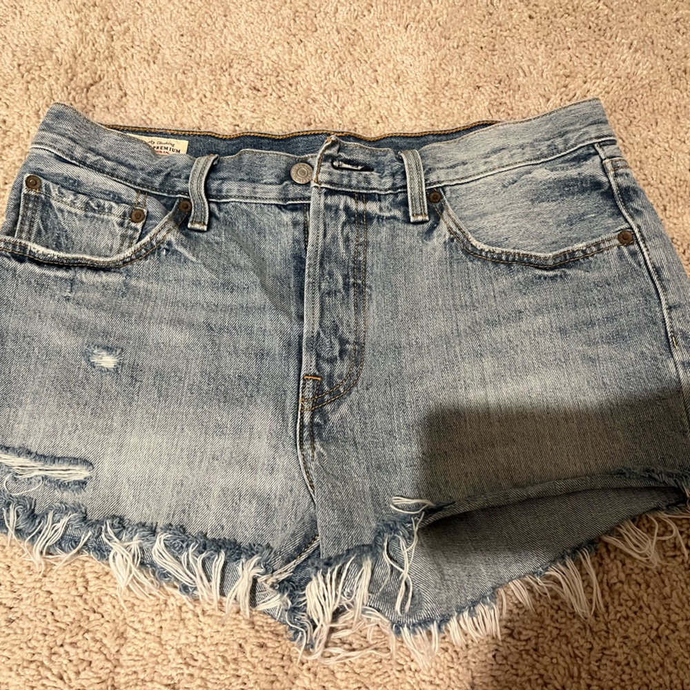 Women’s Levi’s 501 cutoff jeans shorts 30